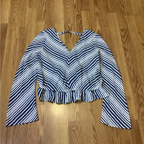 Women’s blouse size medium brand Express long sleeve - Picture 1 of 8